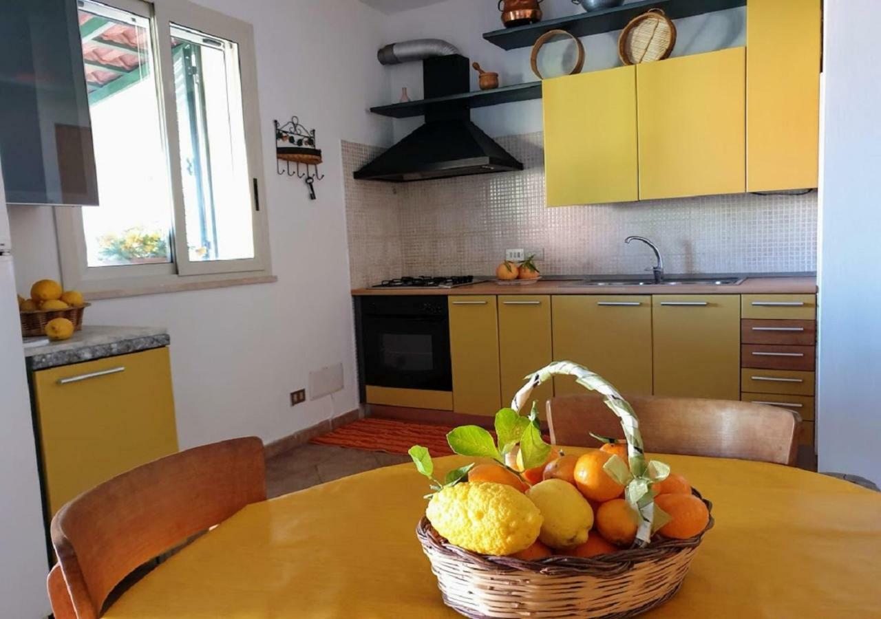 ラスカリ Casa Delle Salinelleヴィラ エクステリア 写真