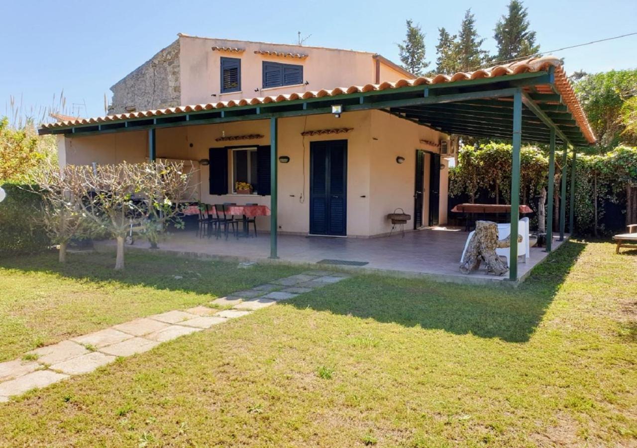 ラスカリ Casa Delle Salinelleヴィラ エクステリア 写真